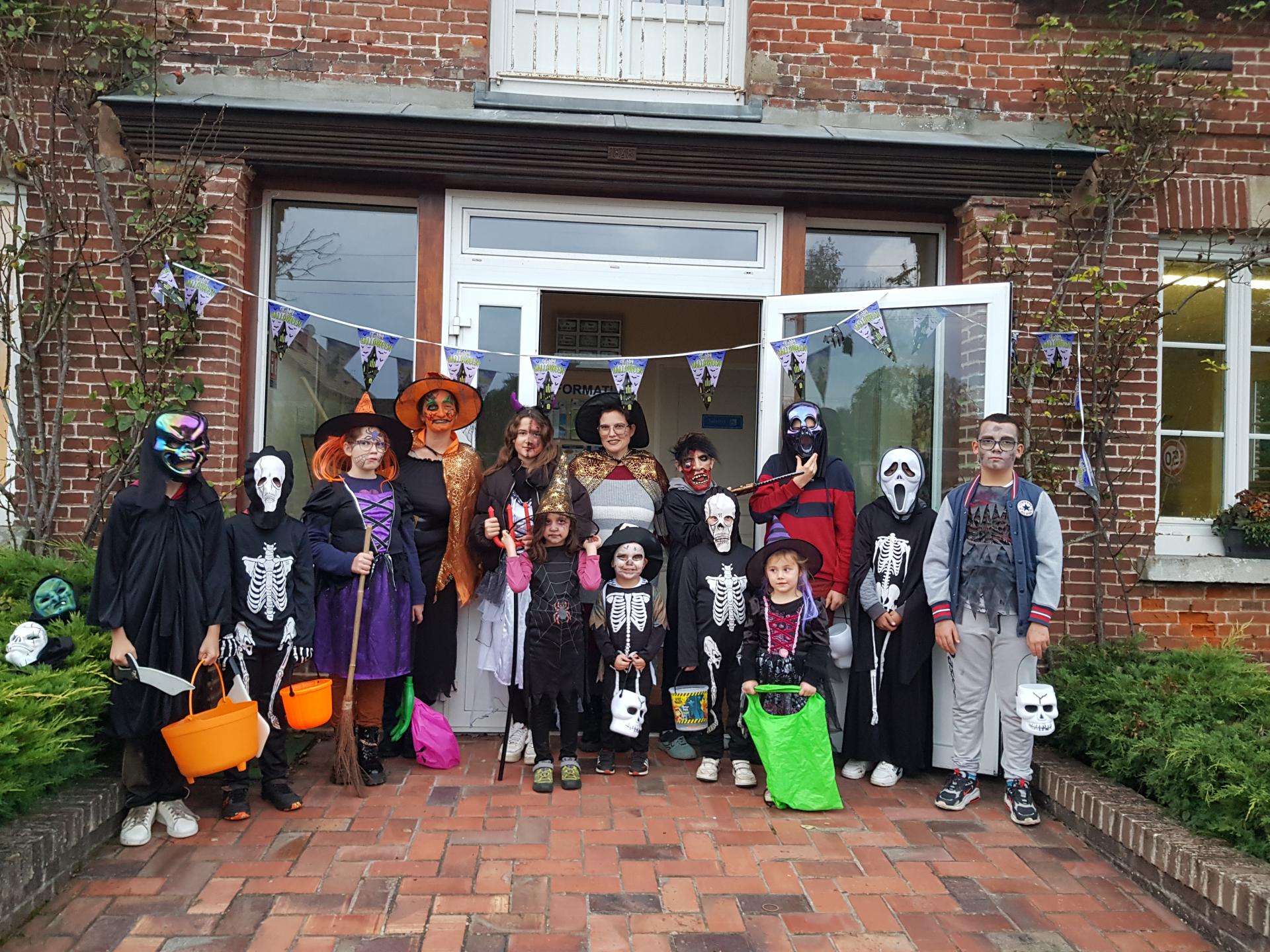 Photo de groupe halloween 2022.