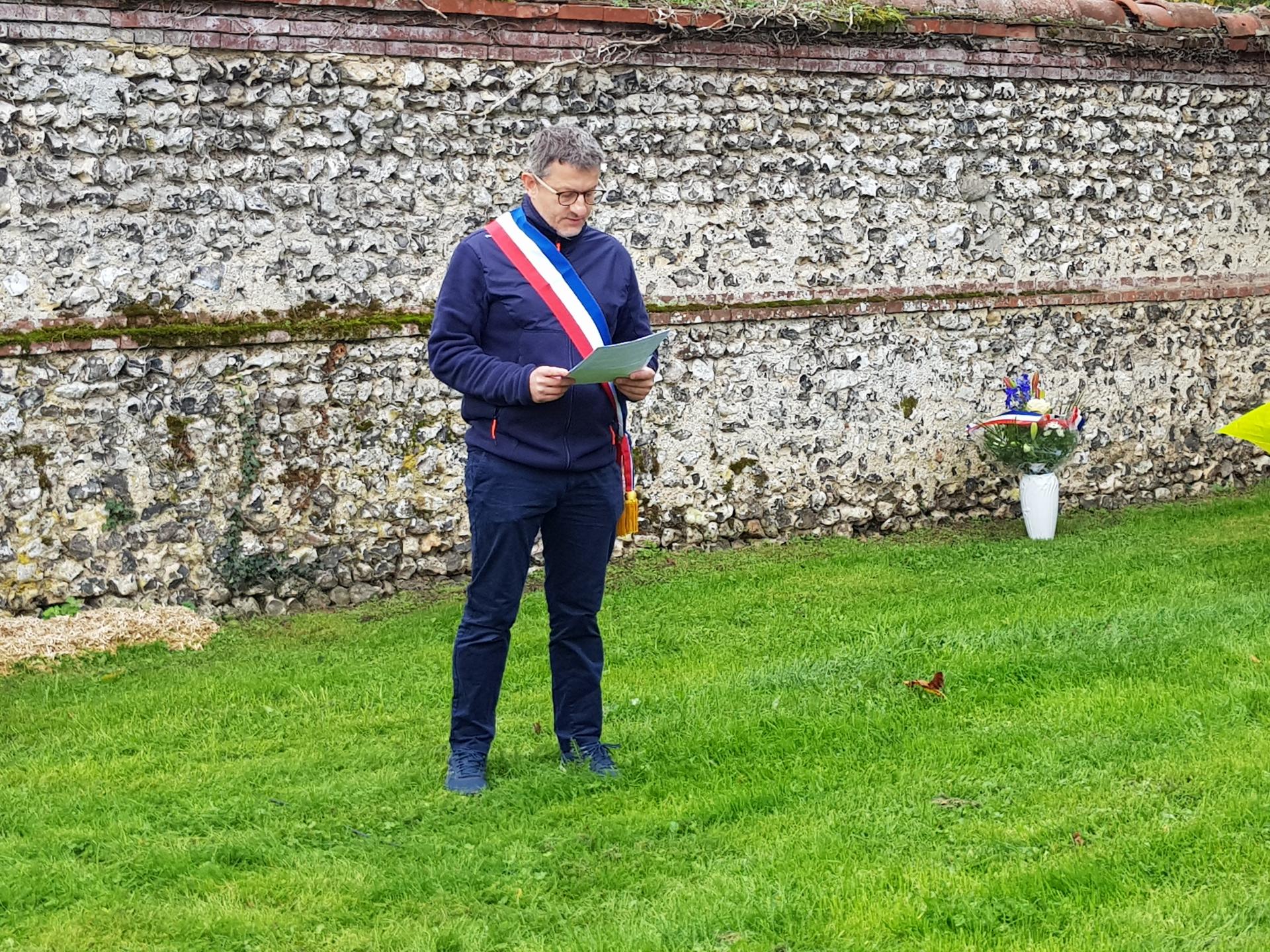 Mr Le maire en plein discours