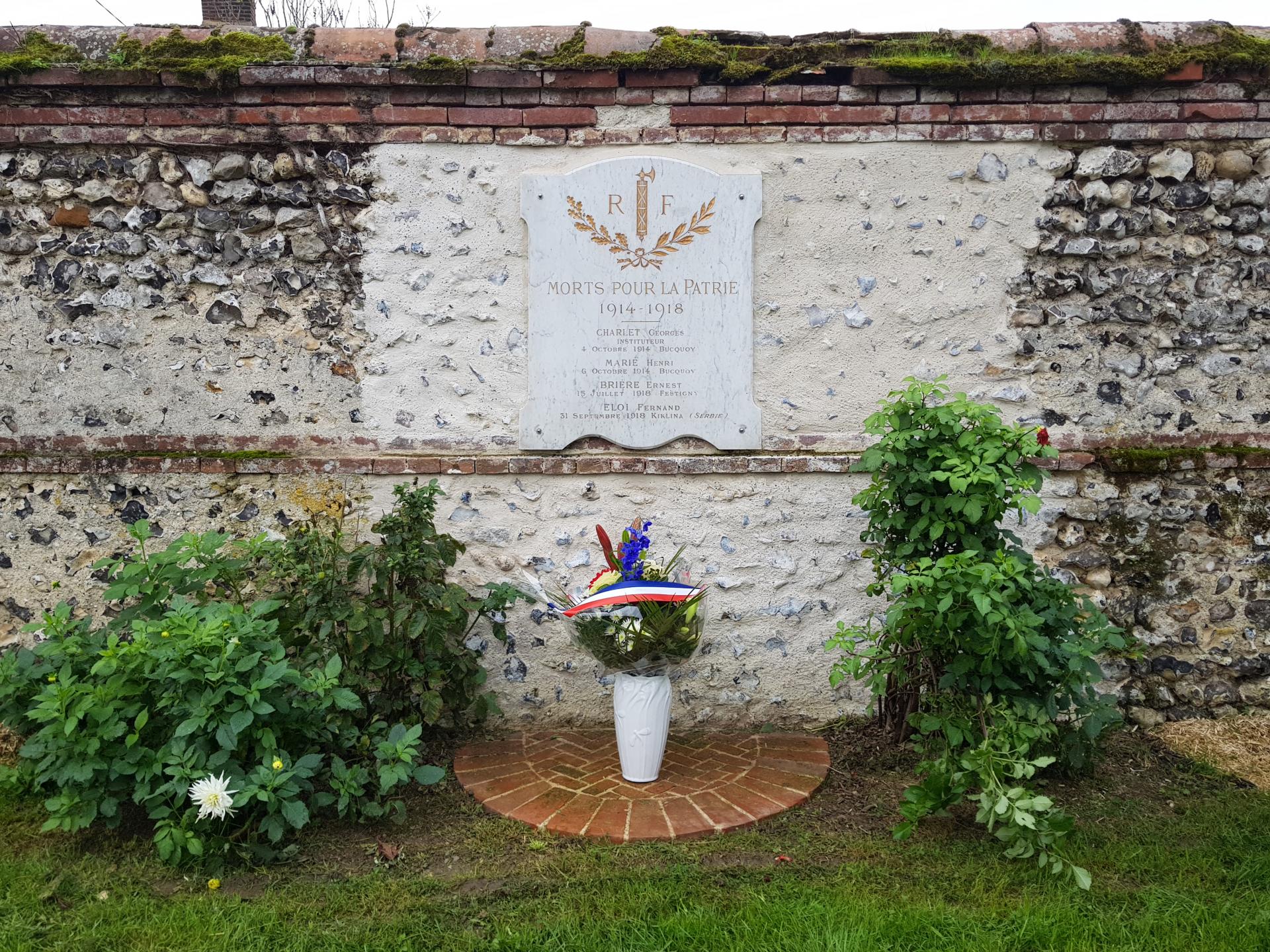 Monument au mort.