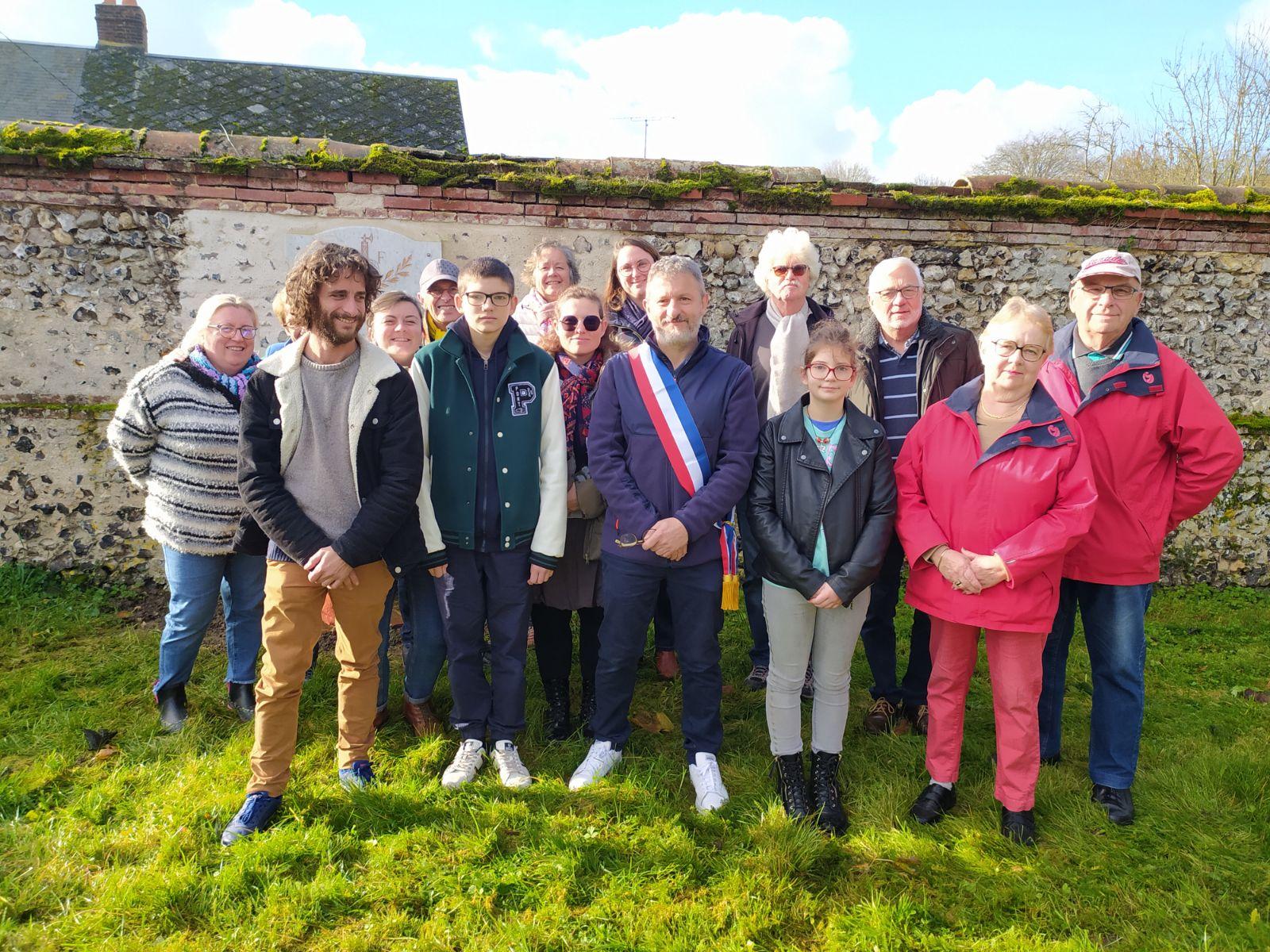 photo des participants  de la cérémonie du 11 novembre 2023