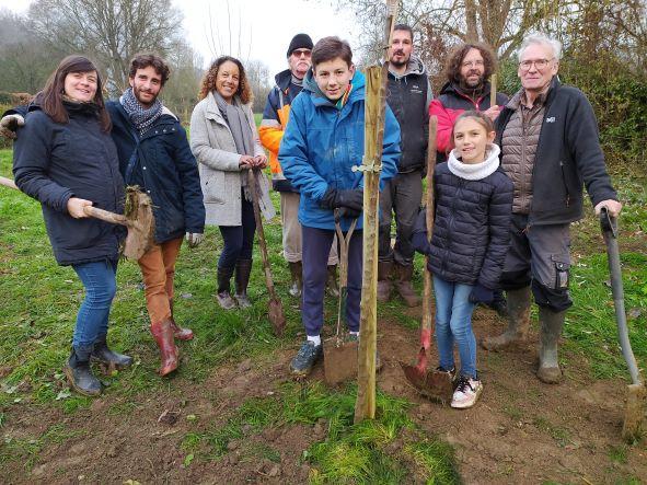 Photo groupe plantation arbres du samedi 10 décembre 2022.