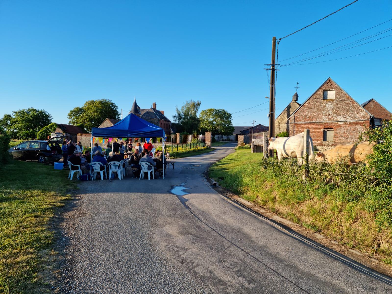 Repas fête des voisins.