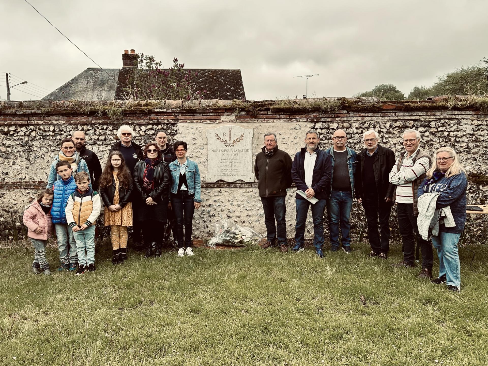 Photo de groupe commémorations du 8 mai 2023.